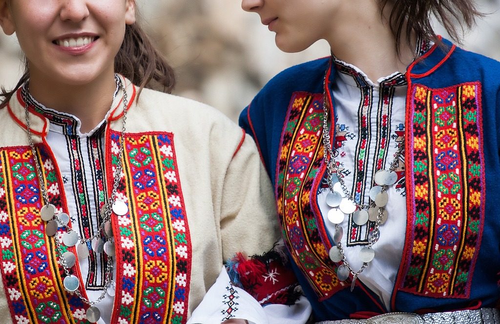 bulgarian folk costumes vary depending on the ethnographic region and local traditions